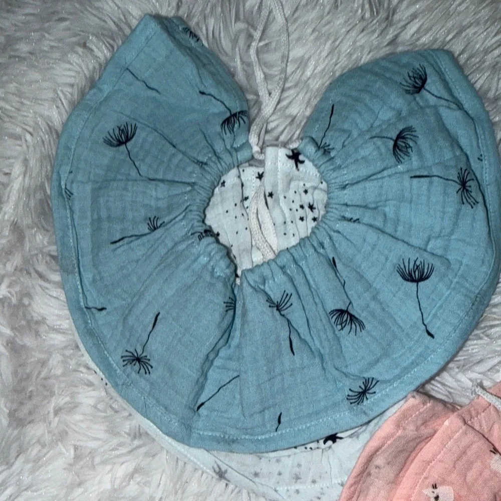 Baby Star and Bear Cat Print Muslin Bibs Set - Blue, Pink, Gray NWOT